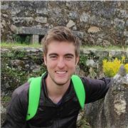 ¡Hola! Soy Álex Valero, graduado en Estudios Ingleses por la Universitat de València y estudiante del Máster de Educación Secundaria, y estoy dispuesto a echarte una mano en lo que necesites